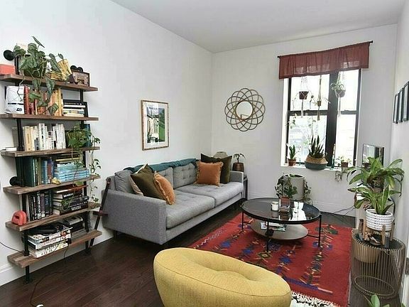 2nd image of 98 Morningside Ave APT 6