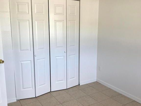 4th image of 255 W Towne Pl #0