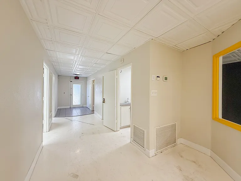 1029 N Central Ave — Photo 12