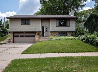538 Zumbro Dr NW, Rochester, MN 55901