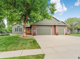 5219 S Lewis Ave, Sioux Falls, SD 57108