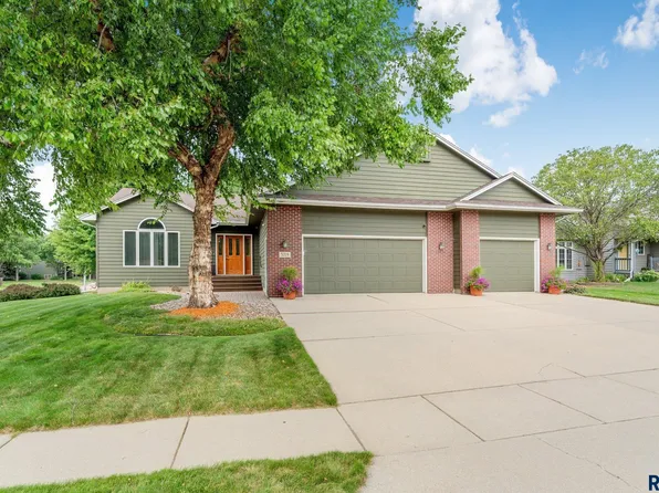 5219 S Lewis Ave, Sioux Falls, SD 57108