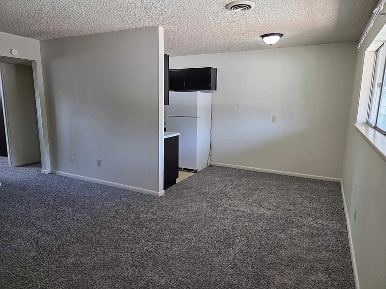 Victor South Apartments — Photo 30