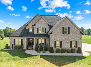 895 Oak Ridge Farms Cir, Newton, NC 28658