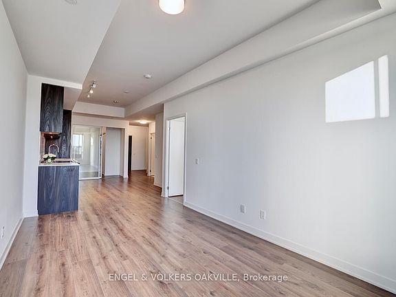 3rd image of 405 Dundas Street West St #309