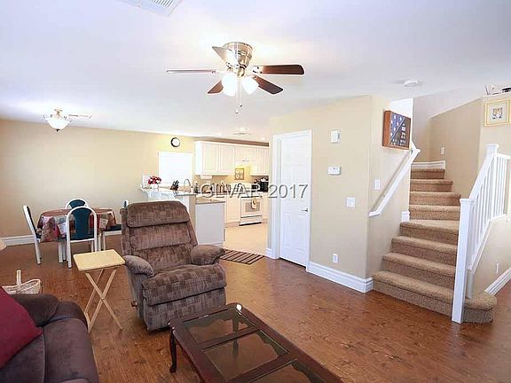4th image of 202 Dog Leg Dr