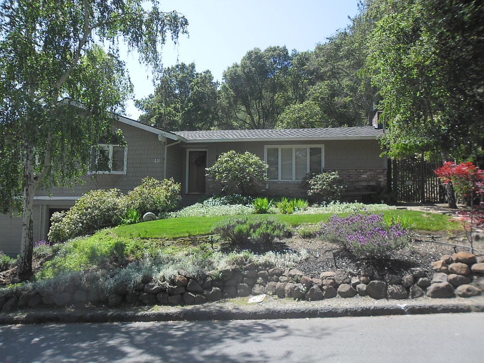 1st image of 13 Sleepy Hollow Ln