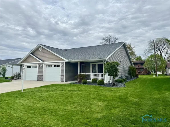 231 Chelsea Dr, Defiance, OH 43512