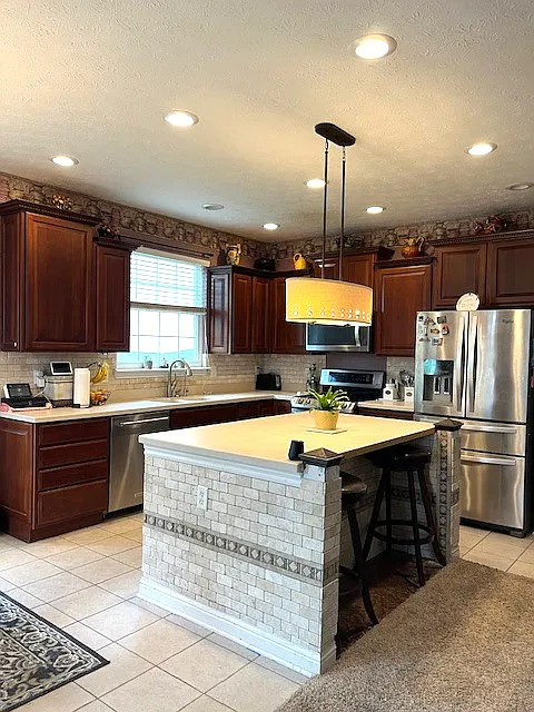 4 bed, 3040 sqft, $2,500 — Photo 3