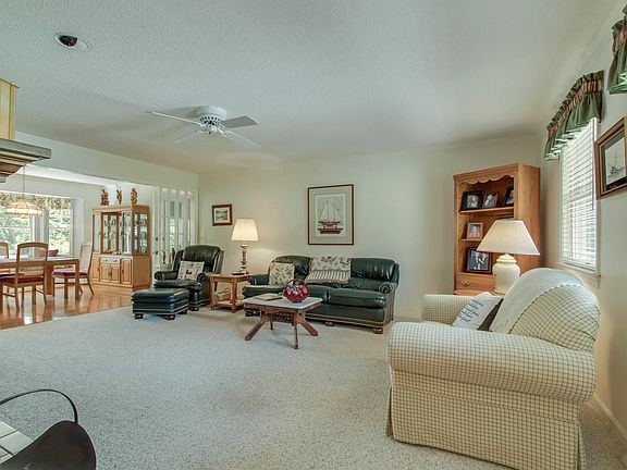 4th image of 105 Agowa Pl