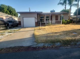 2805 Charleston Dr, Bakersfield, CA 93308