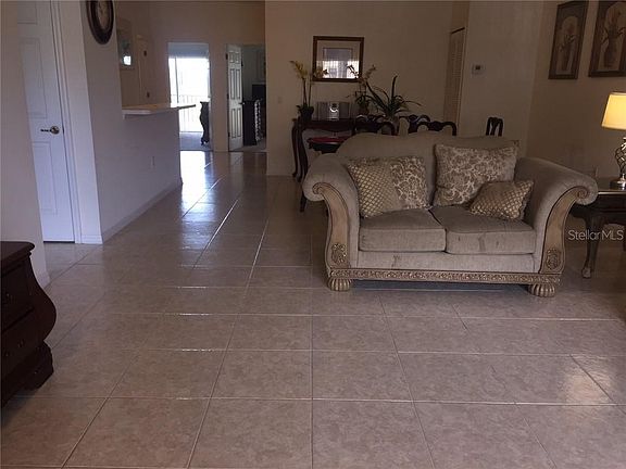 4th image of 3121 Sun Lake Ct APT A