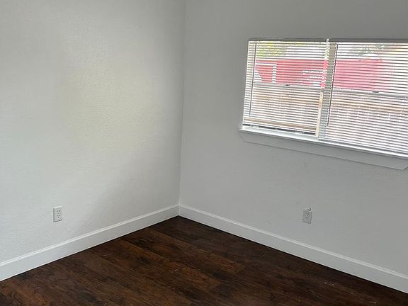 3rd image of 603 Magnolia St