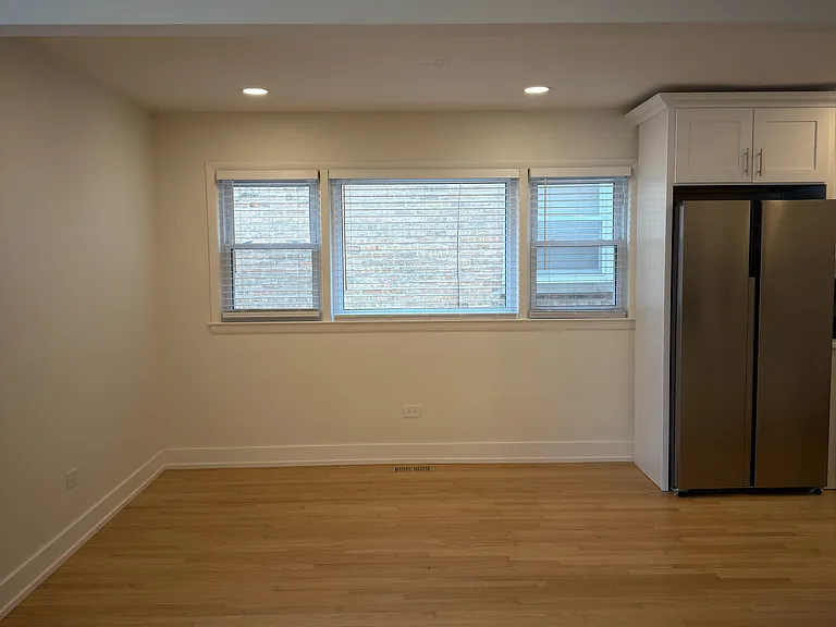 2706 N Melvina Ave #2 — Photo 6