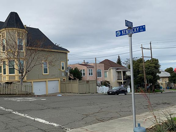 2nd image of 920 Kentucky St APT E