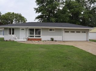 407 N West St, Tremont, IL