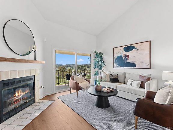 4th image of 3131 Vista Rica