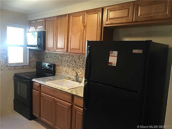 5th image of 2237 N Ocean Blvd #13