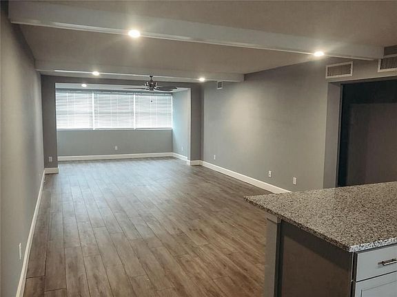 3rd image of 1350 NE 14th Ct APT J28