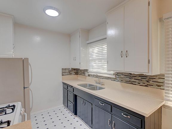 2nd image of 1325 E Wilson Ave APT 5