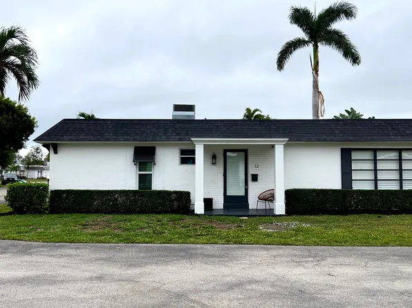 12 Knights Bridge Rd, Naples, FL 34112