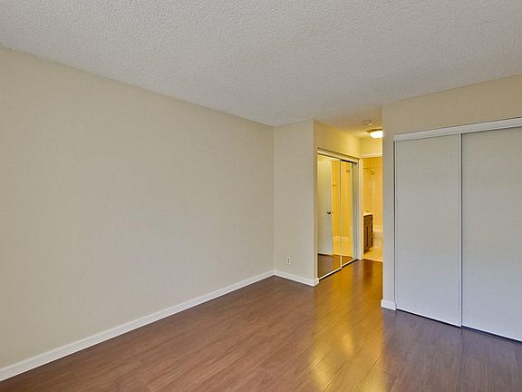 3rd image of 1057 Foxchase Dr