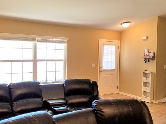 3rd image of 1225 Regent Dr
