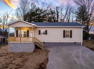 311 Mount View Dr, Sparta, TN 38583