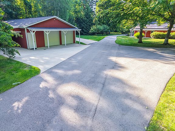 4th image of 6697 Warren Woods Rd