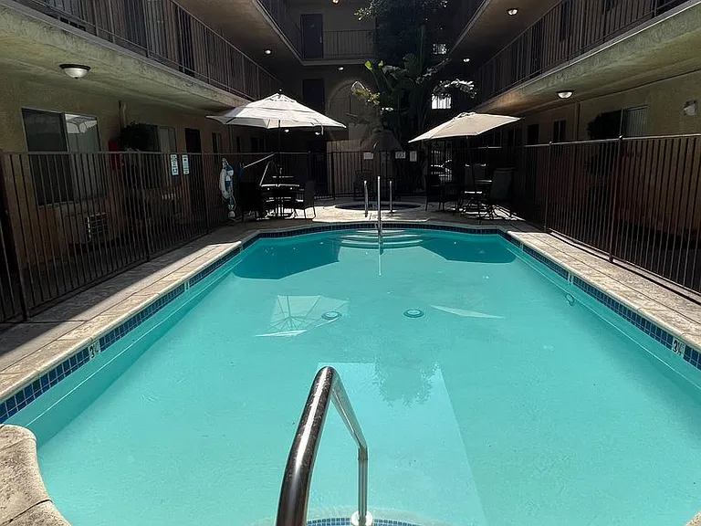 Columbus Apartments — Photo 15