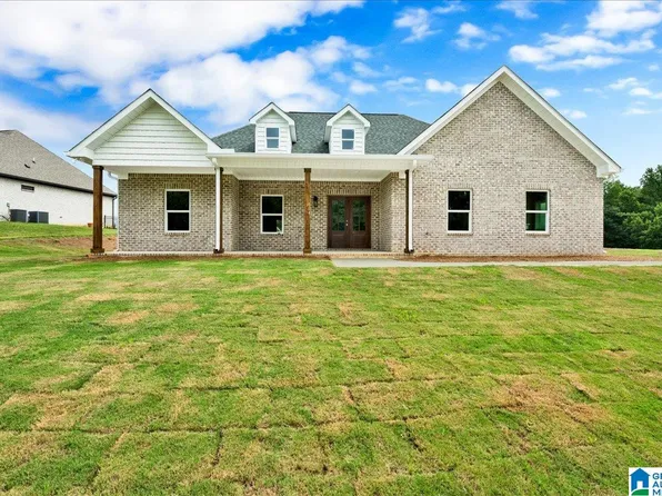 104 Edgewater Dr, Odenville, AL 35120