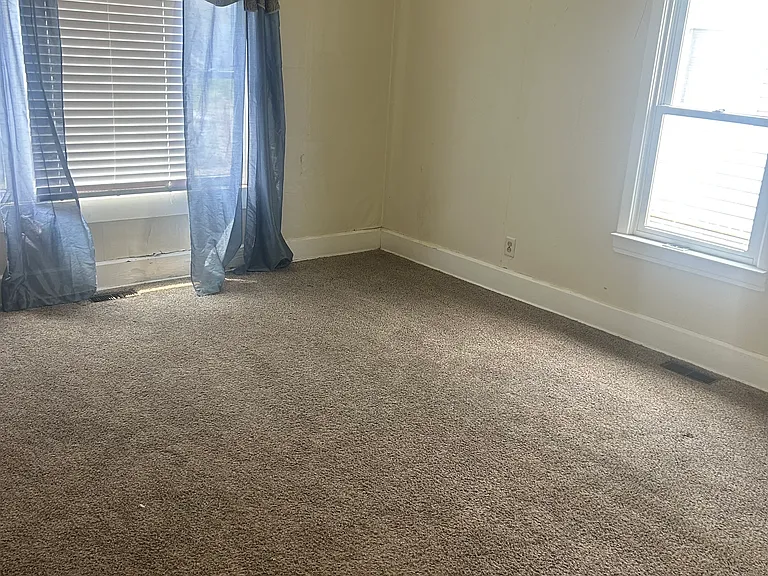 873 Adams Ave — Photo 3