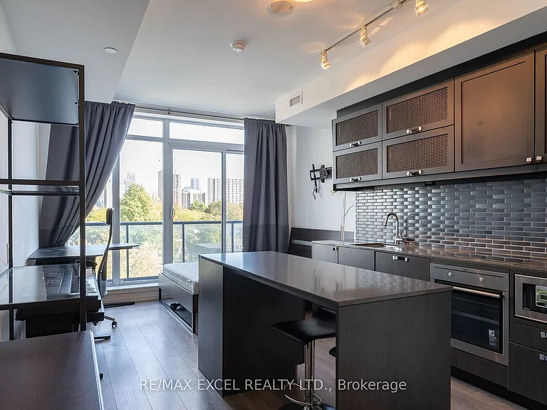783 Bathurst St #506 — Photo 5