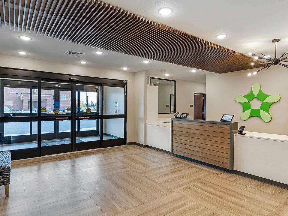 Lobby and Guest Check-in