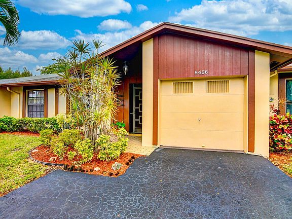 5th image of 5456 Viburnum Cir