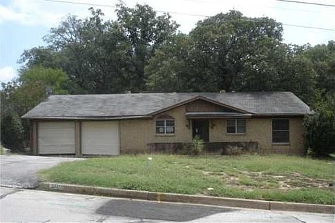 1st image of 3316 Benbrook Dr