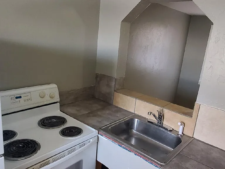 1375 S Broadway St #15 — Photo 3