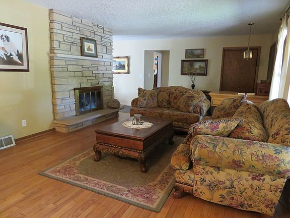 Double sided fireplace