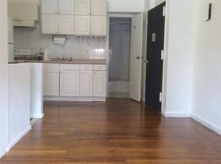 1921 23rd Rd, Astoria, NY 11105