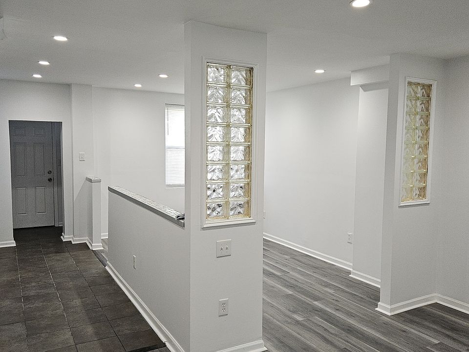 1st image of 2615 Garrett Ave
