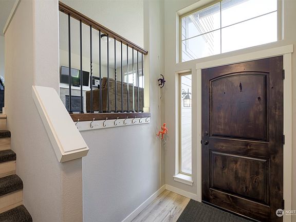 4th image of 1405 NE 71st Drive