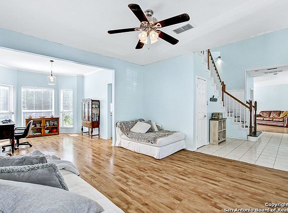 5th image of 11846 Queenston Dr