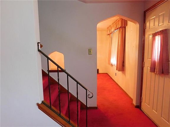 5th image of 1333 Della Dr