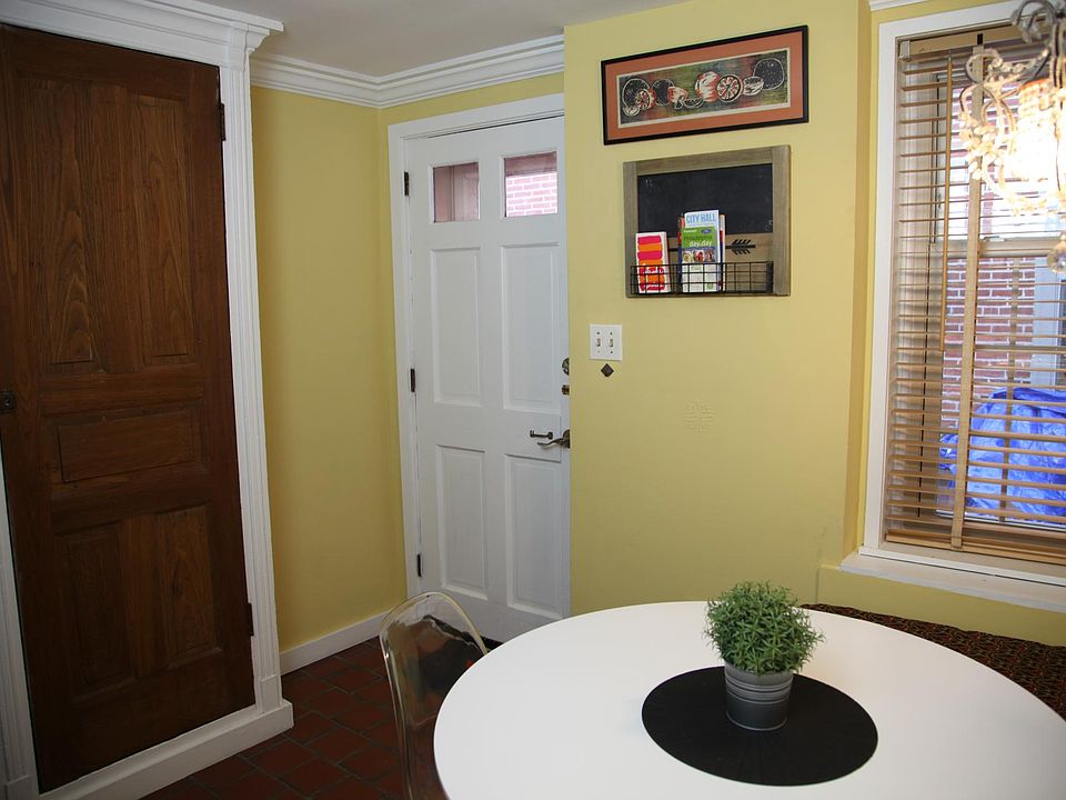 1st image of 228 Catharine St #Rh3
