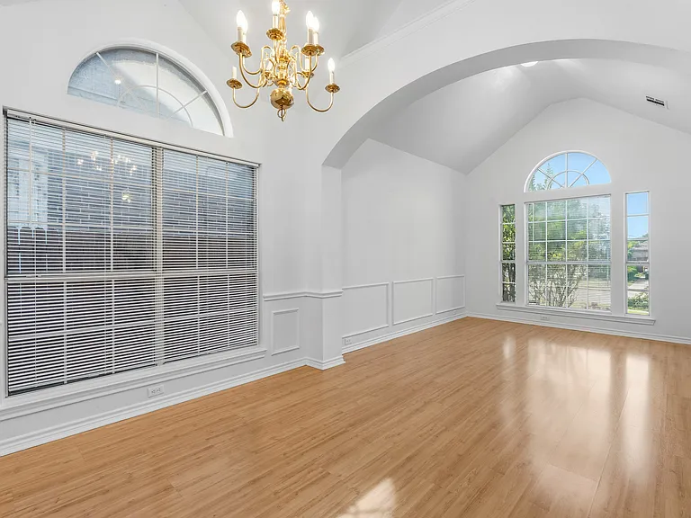 12945 Peach Tree Way — Photo 9