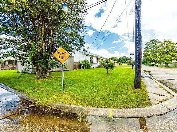 2nd image of 306 Jefferson Davis St