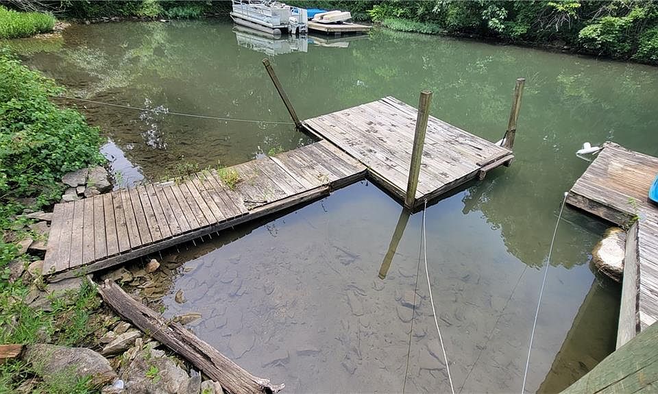 1st image of 233 E Sugar Lake Dr