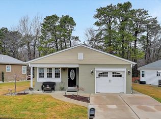 28 Paradise Blvd, Toms River, NJ 08757