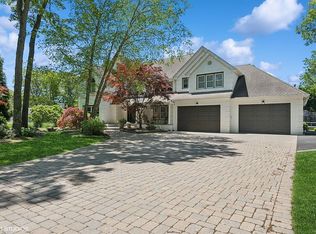 10 Colonial Dr, Smithtown, NY 11787