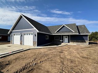 907 8th Ave NW, Perham, MN 56573